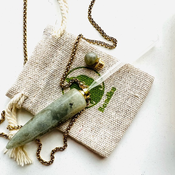 NIB Labradorite Perfume Amulet Pendant Necklace - Picture 3 of 15